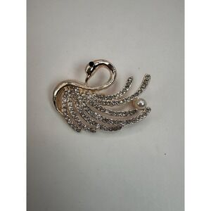 Z & F Zhuo Fen Rose Gold Swan Brooch – Crystal Rhinestone Wings Faux Pearl